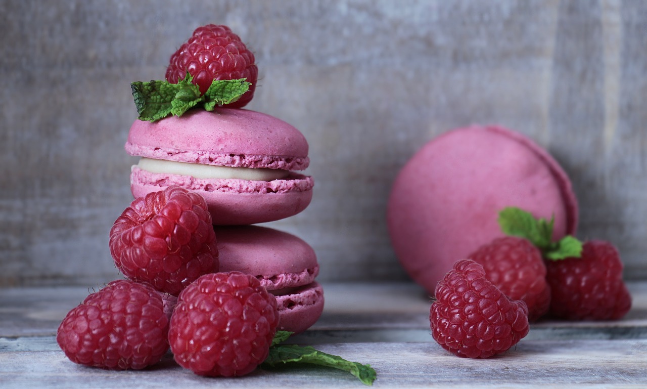 Raspberry Macaroon